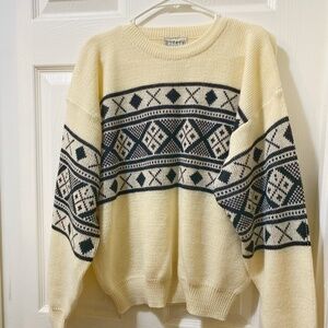 Vintage Estate Aize M Women’s Creme Pullover Sweater.